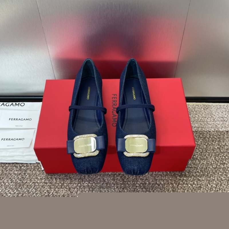 Ferragamo flat shoes